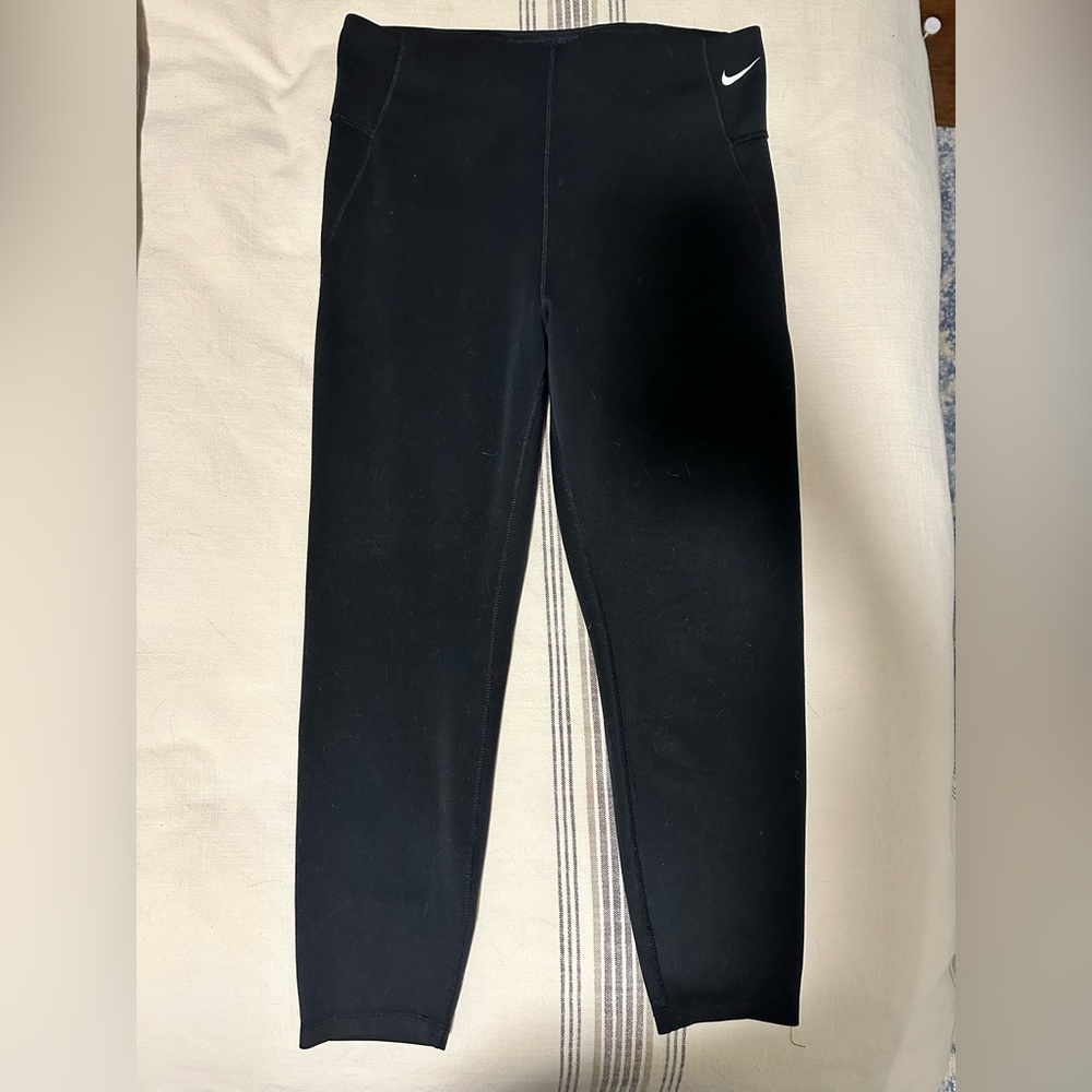 Black Nike Dri-Fit 7/8 leggings L